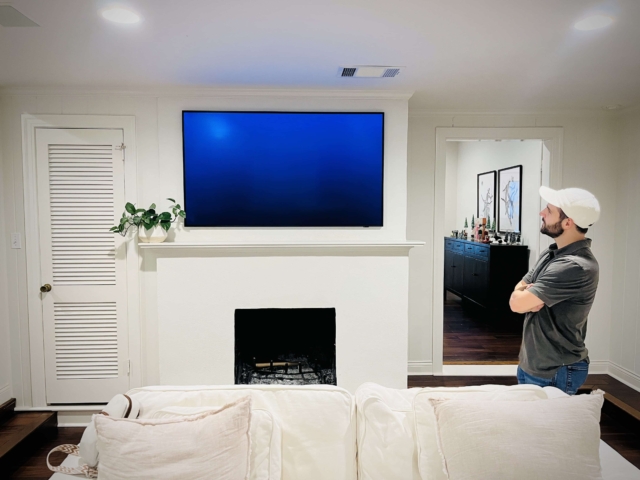 Expert Samsung Frame TV wall mounting in Austin, TX